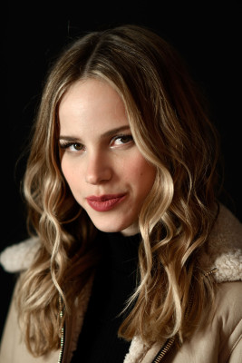 photo 22 in Halston Sage gallery [id928494] 2017-04-30 00:00:00