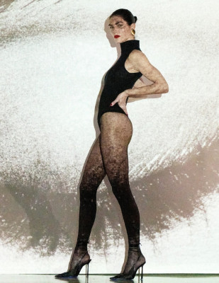 photo 12 in Hilary Rhoda gallery [id1362567] 2024-12-27 00:00:00