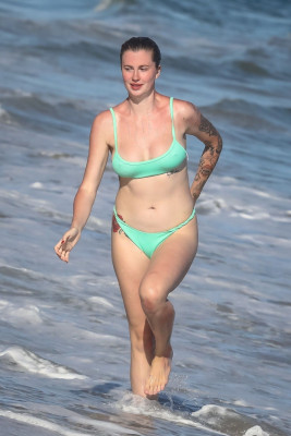 photo 22 in Ireland Baldwin gallery [id1222325] 2020-07-17 00:00:00
