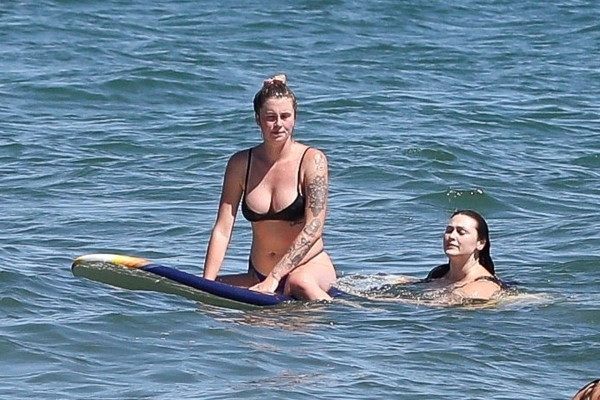 photo 10 in Ireland Baldwin gallery [id1225625] 2020-08-04 00:00:00