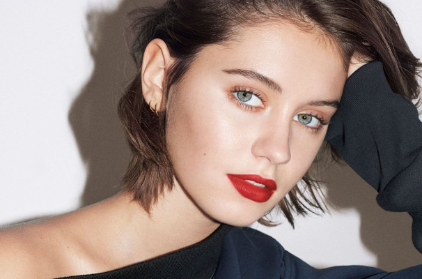 Iris Law pic #910580