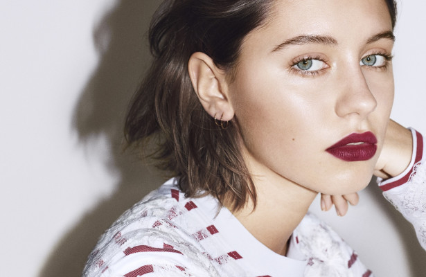Iris Law pic #909369