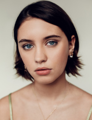 Iris Law pic #910577