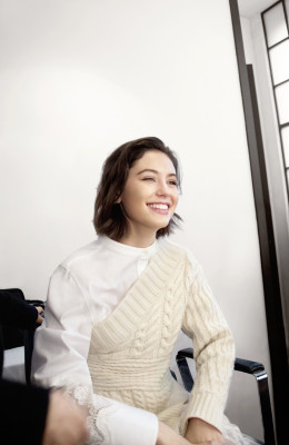 Iris Law pic #922480