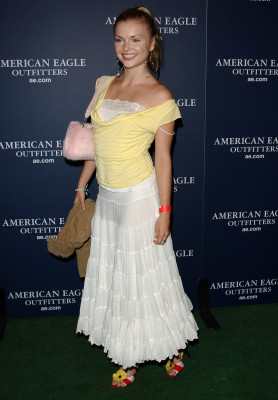 Izabella Miko pic #202311