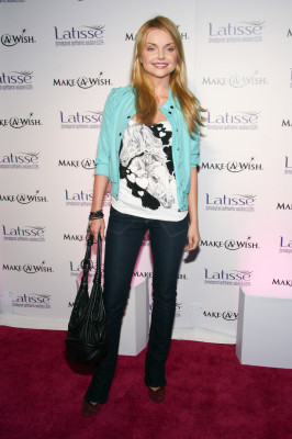 photo 29 in Izabella Miko gallery [id202321] 2009-11-19 00:00:00