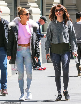 Jennifer Lopez pic #1124000
