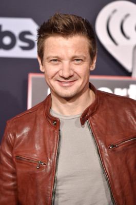 Jeremy Renner pic #940470