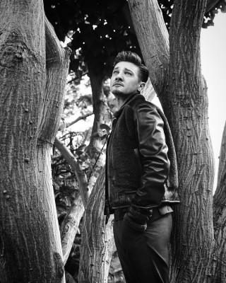 Jeremy Renner pic #1022044
