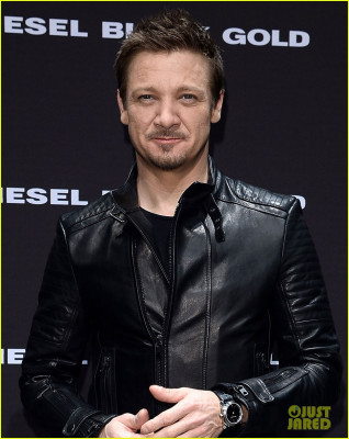 Jeremy Renner pic #911338