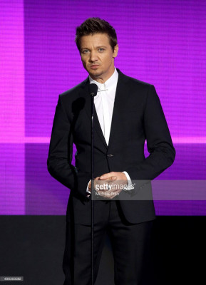 Jeremy Renner pic #838899