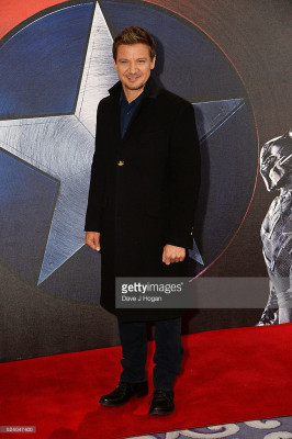 Jeremy Renner pic #878970