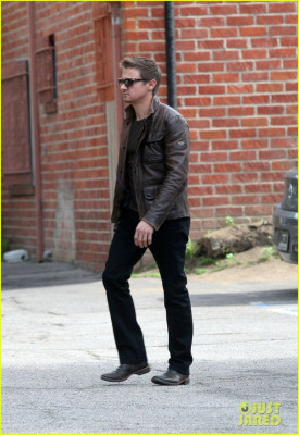 Jeremy Renner pic #911339