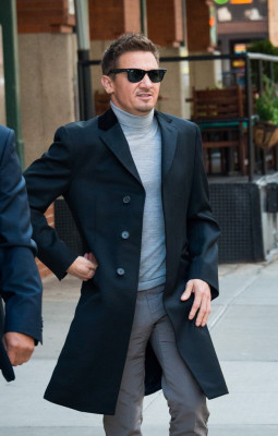 Jeremy Renner pic #809062