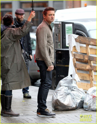 Jeremy Renner pic #909266