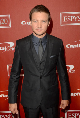 Jeremy Renner pic #584496