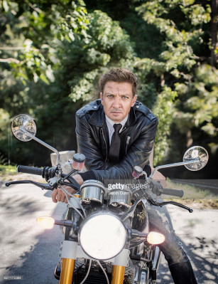 Jeremy Renner pic #910547