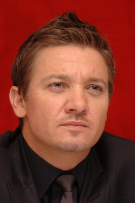 Jeremy Renner pic #383033