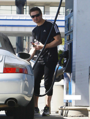 Jeremy Renner pic #681797