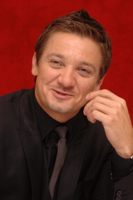 Jeremy Renner pic #383034