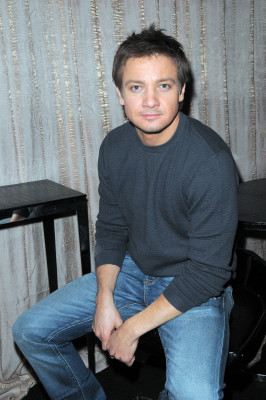 Jeremy Renner pic #430247