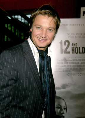 Jeremy Renner pic #526447