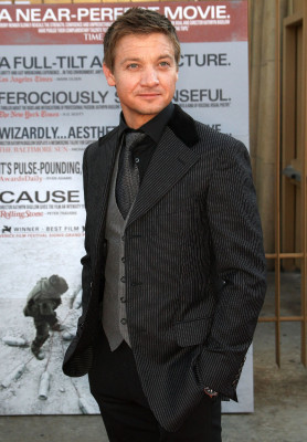 Jeremy Renner pic #333019