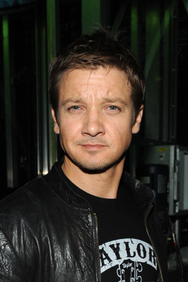 Jeremy Renner pic #615415