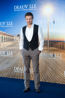 Jeremy Renner pic #529445