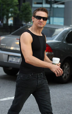 Jeremy Renner pic #581326