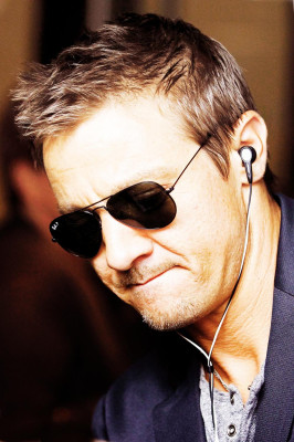 Jeremy Renner pic #530175