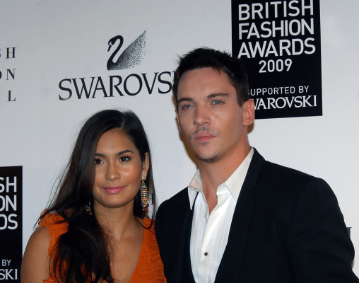 Jonathan Rhys-Meyers pic #610517