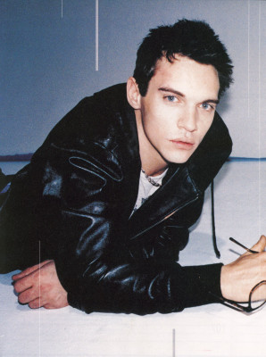 Jonathan Rhys-Meyers pic #137919