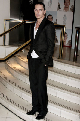 Jonathan Rhys-Meyers pic #623816