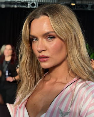 Josephine Skriver pic #1361875