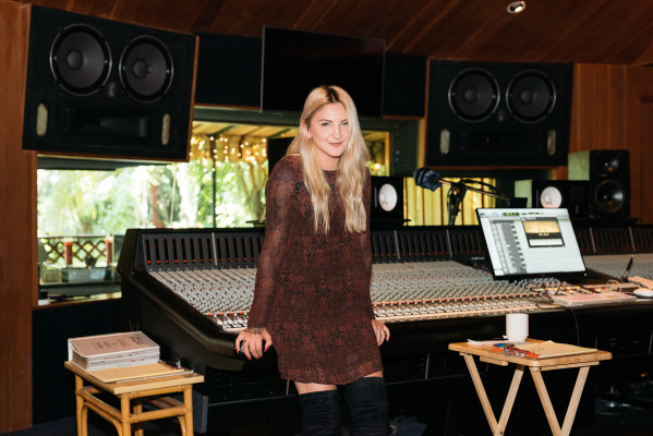 photo 11 in Julia Michaels gallery [id953153] 2017-07-30 00:00:00
