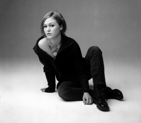 photo 24 in Julia Stiles gallery [id226261] 2010-01-15 00:00:00