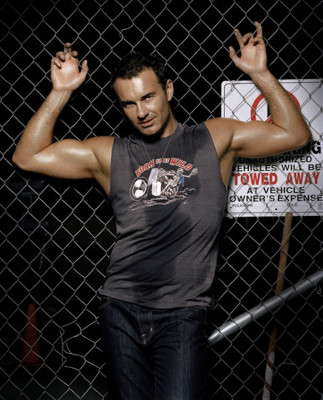 photo 14 in Julian McMahon gallery [id175081] 2009-08-05 00:00:00