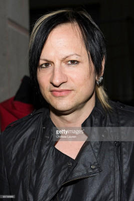 Julien-K pic #988501