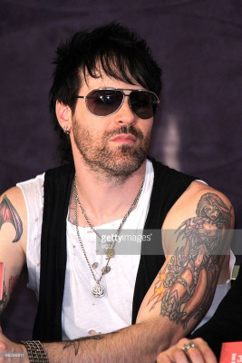Julien-K pic #977792
