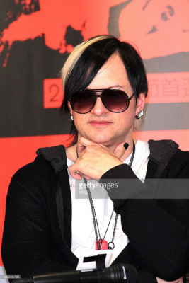 Julien-K pic #977793
