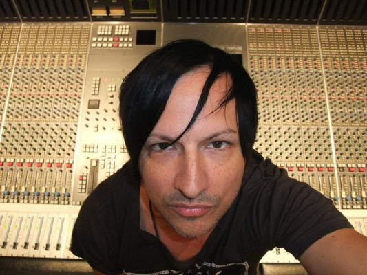 Julien-K pic #998530