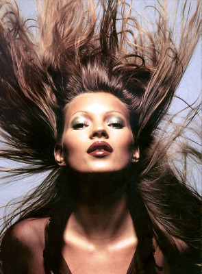 photo 7 in Kate Moss gallery [id12309] -0001-11-30 00:00:00
