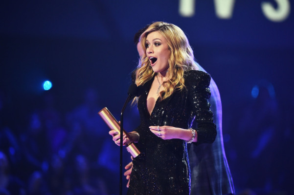 Katherine McNamara pic #1083325