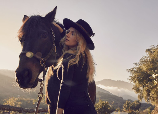 Katheryn Winnick pic #1215819