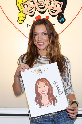 Katie Cassidy pic #510158