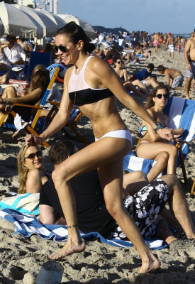 Katie Cassidy pic #828434