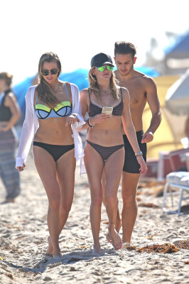Katie Cassidy pic #823321
