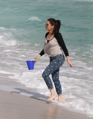 photo 18 in Khloe Kardashian gallery [id559959] 2012-12-10 00:00:00