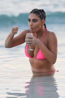 photo 6 in Kim Kardashian gallery [id1230682] 2020-08-31 00:00:00